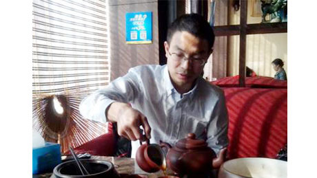 高川--湖南农大动物营养硕士
现任：饲料技术经理，进入资源各人庭，得到好多教员的援手，也越发分了然自己的地位和方向。以前人生的各种经历，在此时才发现它的价值。